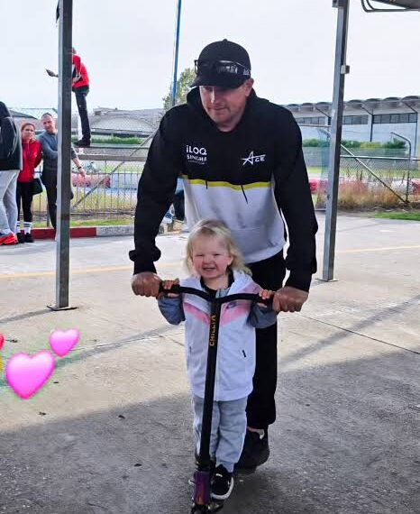 ”Hän ei koskaan tunne äänekkäintä versiotani” – miksi Kimi Räikkösen elämä Gracen tyttären kanssa koskettaa hiljaa maailmaa