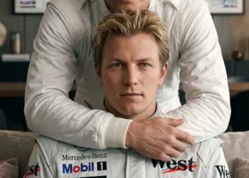 Jäämiehen matka: Kimi Räikkönen Hiljainen ja salamannopea Sauberin tulokas kohtaa legendaarisen veteraanin, joka jätti lajin omilla ehdoillaan. Kimin kehitys varikolla hämmästyttäneestä “Jäämiehestä” rakastetuksi ikoniksi, joka vain halusi olla rauhassa.