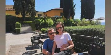 YKSINOMAISESTI SISÄPIIRITIETEELLÄ: Kimi Räikkönen ja Minttu Räikkönen ovat julkaisseet “kaksospommin” – esittelevät kaksostensa ultraäänitutkimusten tulokset