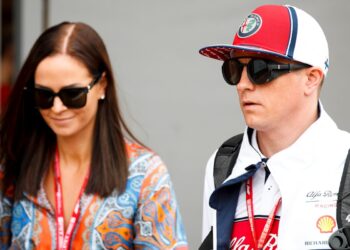 “Perhe kasvaa taas🔥” — Minttu Räikkönen paljasti odottavansa neljättä lastaan ​​ja jakoi herkän kuvan, jossa ultraäänikuva kertoo kaiken. Kesän loppu tuo uuden jengiläisen iltasatujen pariin 💛