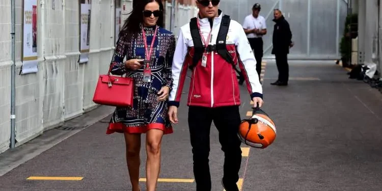 ”Onneni on, että hän seuraa minua jokaisella polulla.” – Kimi Räikkönen