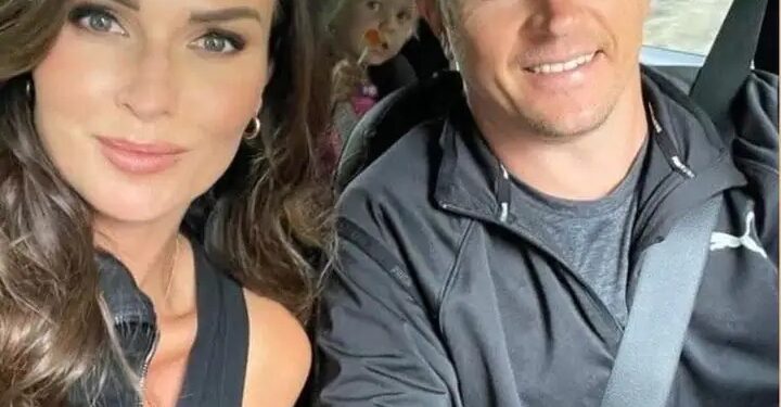 “Se muutti kaiken heidän perheessään🔥” Kimi ja Minttu Räikkönen julkaisivat kuvan tyttärestään, ja se herätti kiivaan keskustelun. Harva odottaisi tällaista saavutusta hänen iässään. Katso kuvat kommenteista 👇 👇