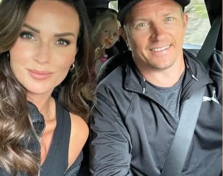 “Se muutti kaiken heidän perheessään🔥” Kimi ja Minttu Räikkönen julkaisivat kuvan tyttärestään, ja se herätti kiivaan keskustelun. Harva odottaisi tällaista saavutusta hänen iässään. Katso kuvat kommenteista 👇 👇