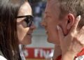 ”’LUULIMME, ETTÄ EMME EHKÄ PYSTYISI…’ – Kimi Räikkönen ja Minttu Räikkönen paljastavat yksityisen riidan, joka melkein repi heidän perheensä hajalle, ja kuinka hänen edesmennyt äitinsä astui esiin korjatakseen sen”