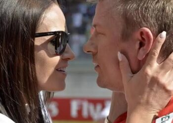 ”’LUULIMME, ETTÄ EMME EHKÄ PYSTYISI…’ – Kimi Räikkönen ja Minttu Räikkönen paljastavat yksityisen riidan, joka melkein repi heidän perheensä hajalle, ja kuinka hänen edesmennyt äitinsä astui esiin korjatakseen sen”