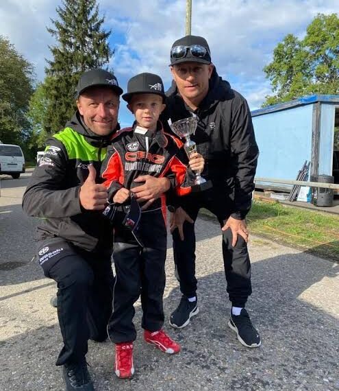 Robin Räikkösen rohkea siirto: Tiimin vaihto kesken kauden ja Junior Formula -sarjan dominointi