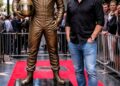Jäämies saapuu Hollywoodiin: Kimi Räikkösestä ensimmäinen kilpa-ajolegenda, joka ikuistetaan täyspitkällä pronssipatsaalla Walk of Famella