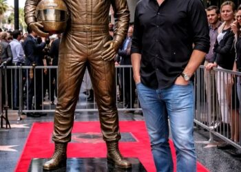 Jäämies saapuu Hollywoodiin: Kimi Räikkösestä ensimmäinen kilpa-ajolegenda, joka ikuistetaan täyspitkällä pronssipatsaalla Walk of Famella