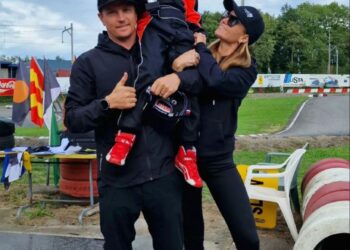 JÄRKYTTÄVÄ VÄITE: Red Bull metsästää Kimi Räikkösen 11-vuotiasta Robin-poikaa – ja Jäämies pysyy hiljaa