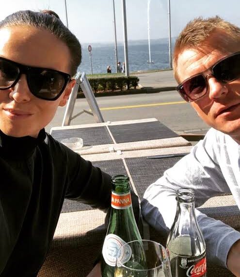 ”Hän ei vieläkään puhu paljon – ja juuri siksi se toimii”: Minttu Räikkönen antaa ensimmäisen merkittävän haastattelunsa elämästä Jäämiehen kanssa, kun pari valmistautuu miehen tunteelliseen paluuseen Goodwoodiin