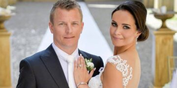 Kimi Räikkösen ensimmäinen vaimo Jenni lähettää tunteellisen ja kryptisen viestin hänelle ja Mintulle heidän 10-vuotishääpäivänään… Fanit alkavat olla menettämässä järkensä