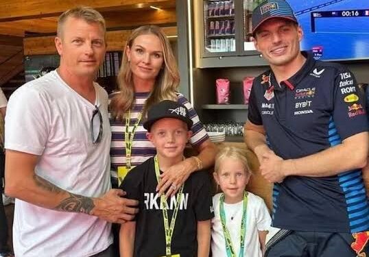 JÄRKYTTÄVÄ VÄITE: Kimi Räikkönen valmistelee salaa Robinia kokopäiväiseen kilpa-ajoon, joka voisi hajottaa perheen
