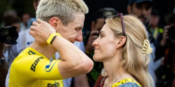 Vse oči so bile uprte v zadnjih 28 let, potem ko je Urška Žigart delila ganljivo rojstnodnevno sporočilo. Njene iskrene besede, namenjene Tadeju Pogačarju, so skupaj z naklonjenostjo, ki jo je izrazila zasebno, popolno ujele trenutek čiste sreče.
